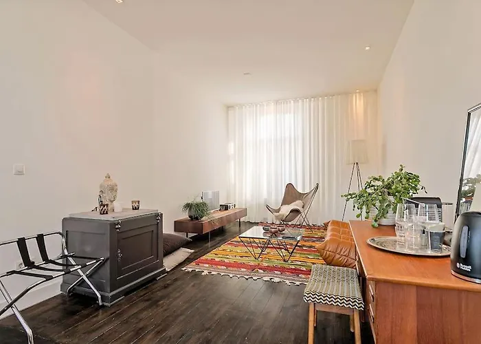 Bohemian Apartment *